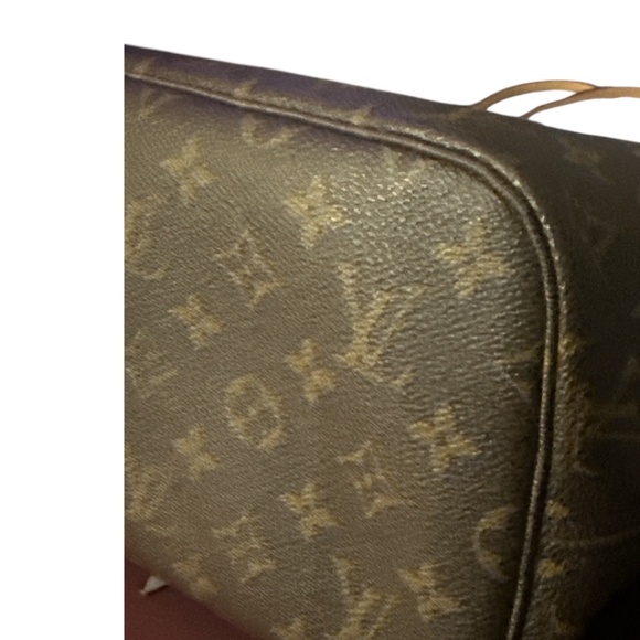 Louis Vuitton Monogram  Neverfull MM Tote - Picture 6 of 16